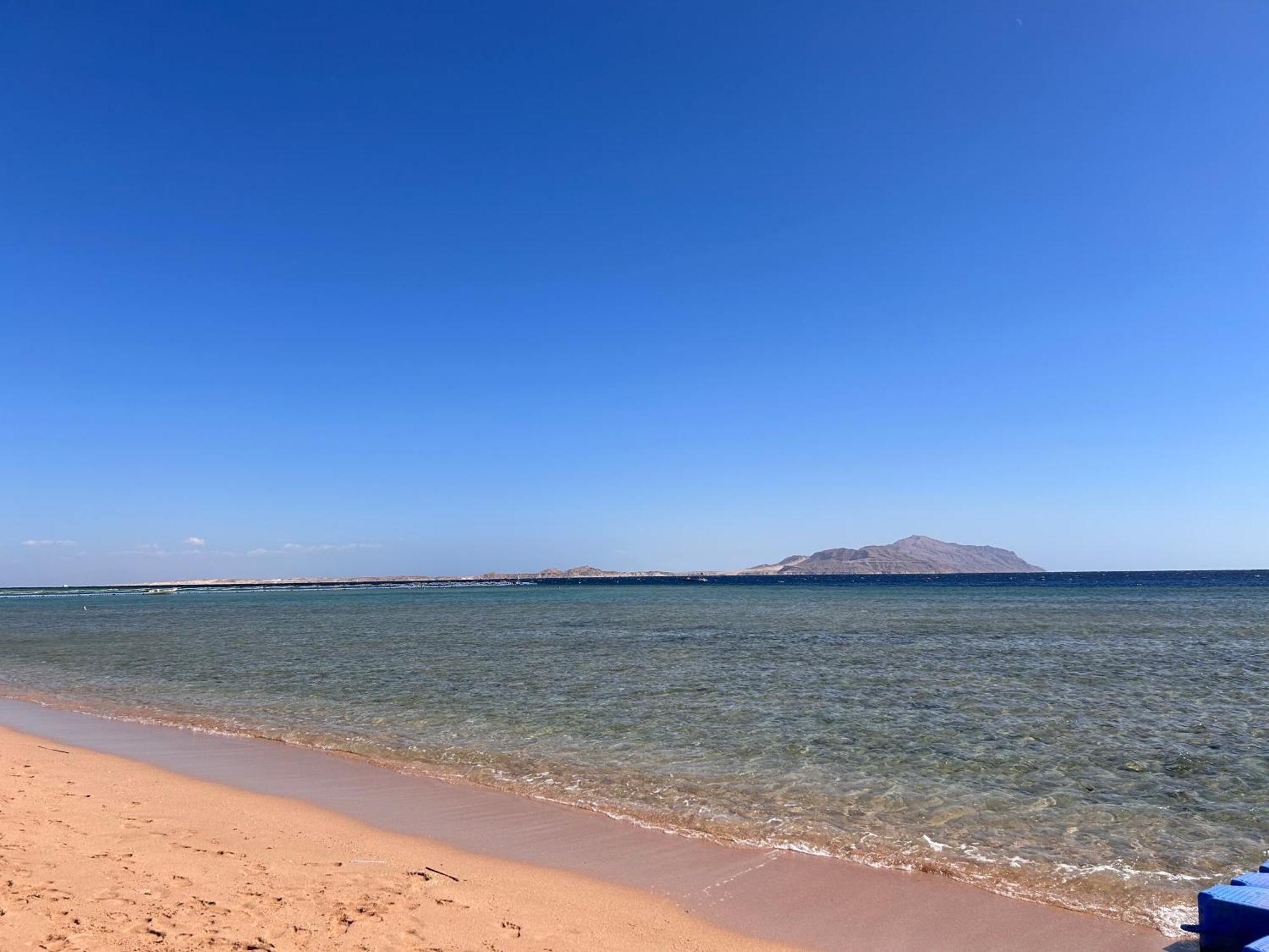 3-Bedroom Apartment On The Third Floor With 3 Balconies And Lovely Pool View, Street View And Free Beach Access In Sharm Hills Resort Exterior foto