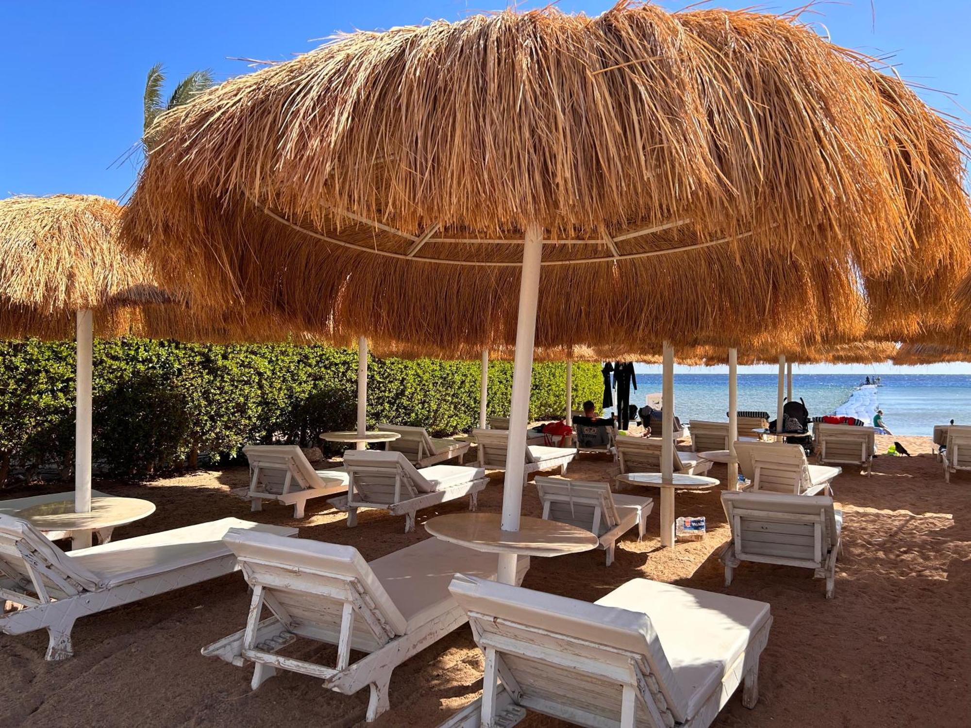 3-Bedroom Apartment On The Third Floor With 3 Balconies And Lovely Pool View, Street View And Free Beach Access In Sharm Hills Resort Exterior foto