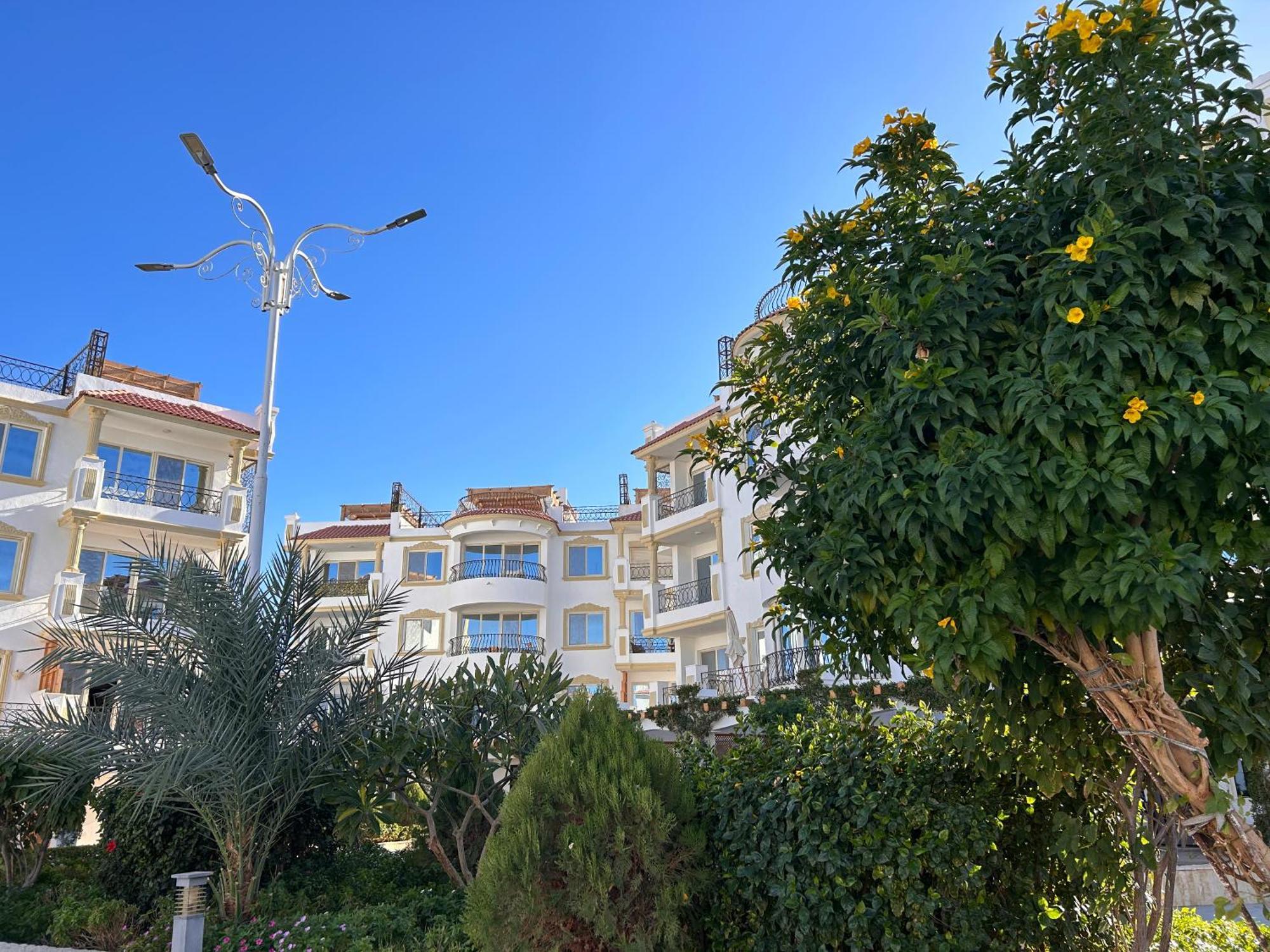 3-Bedroom Apartment On The Third Floor With 3 Balconies And Lovely Pool View, Street View And Free Beach Access In Sharm Hills Resort Exterior foto